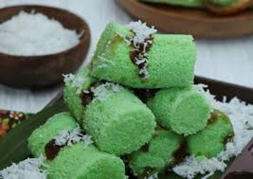 Kue putu bambu maysa