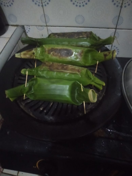 Nasi Bakar Isi Ayam/Pindang