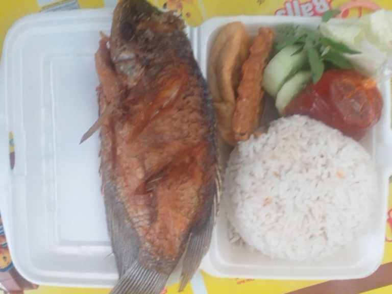 Nasi ikan gurami