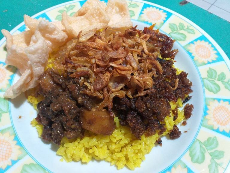 nasi kuning ta ewi