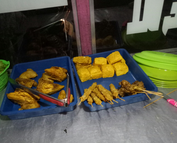 Ayam Goreng, Pecel Lele, Tahu & Temle Goreng