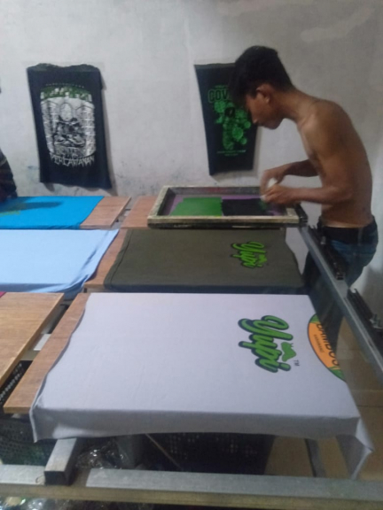 Sablon kaos , switer , dan jaket