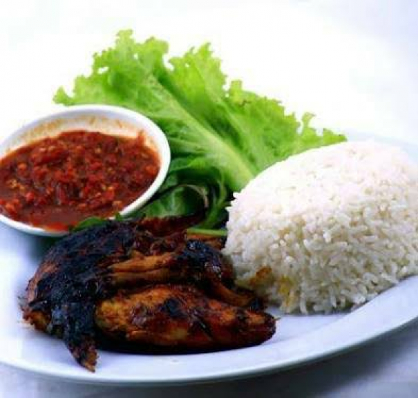 Nasi ayam geprek