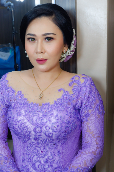 Fenina Pakpahan MakeUp Artist