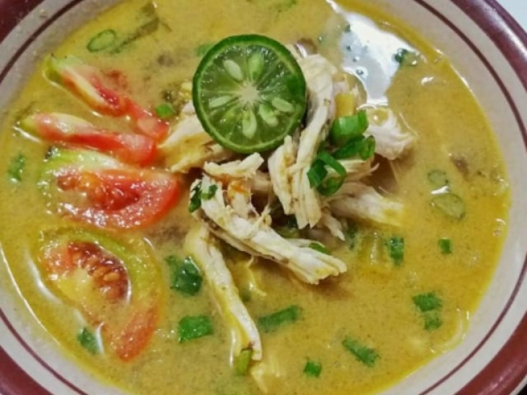 Soto ayam kuah santan