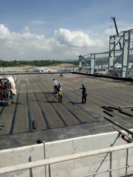 Pemasangan waterproofing membrane