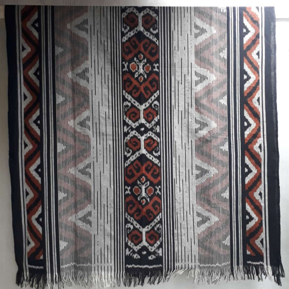 Kain Tenun Ikat Lungsi Berbagai Motif