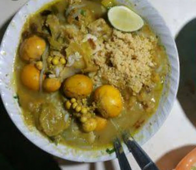 Soto ayam cak kus