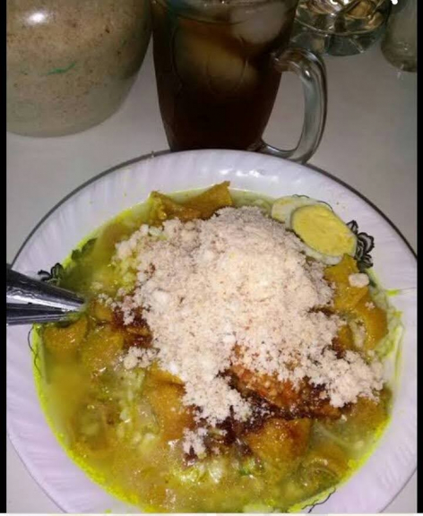 Soto ayam cak kus