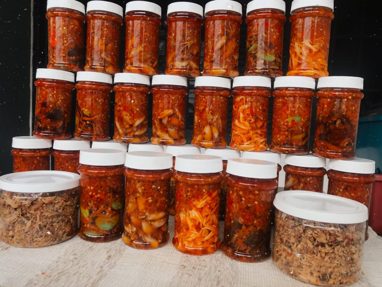 SAMBAL AYAM SUWIR DAUN JERUK