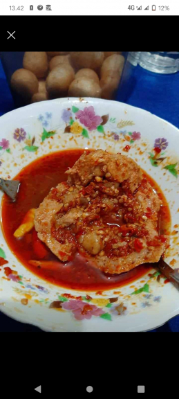 Bakso dan cilok pedas 