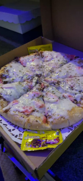 Pizza Hotz Indonesia