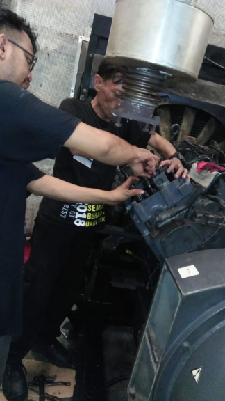 Service dan perbaikan genset