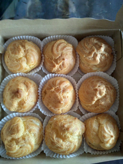 kue soes dan risoles 