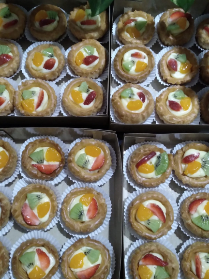 kue soes dan risoles 