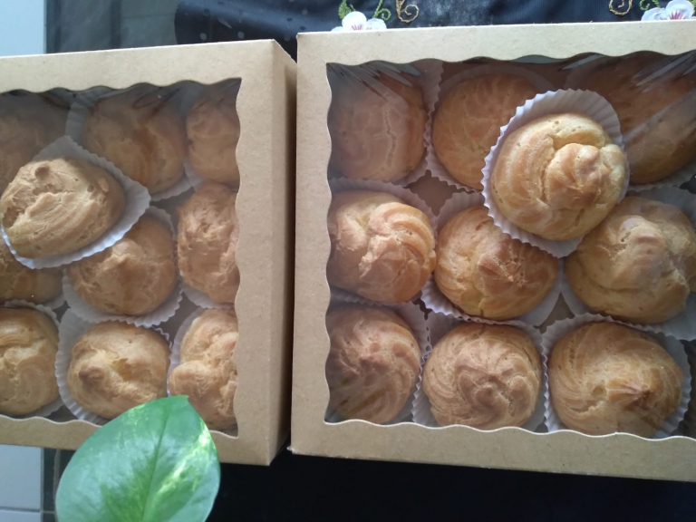 kue soes dan risoles 