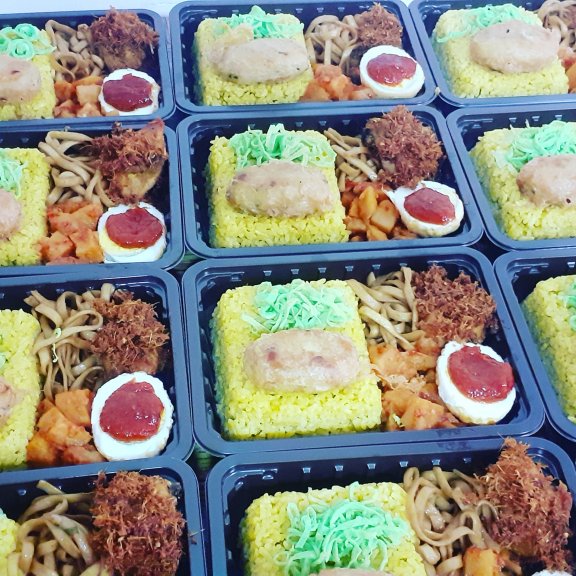 Nasi kuning box mica