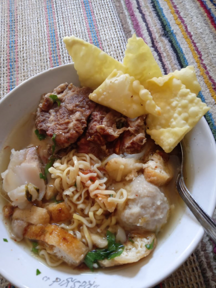 Ayam geprek, ayam bakar, bakso, mie ayam