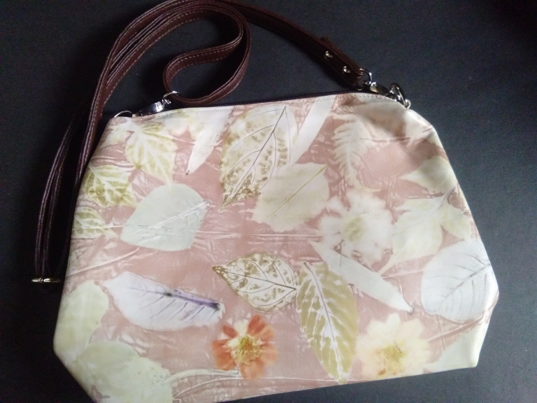 Tas kulit Ecoprint