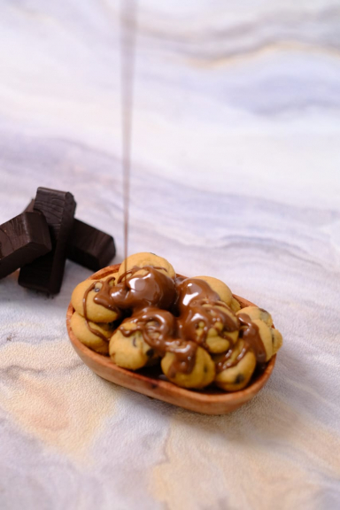 CHOCO COOKIES WITH MELTED CHOCOLATE