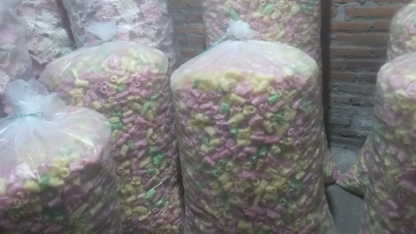 Kerupuk tayamun model usus pendek