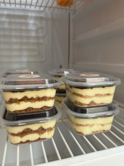 Eclair Dessert Box dan Puding Sruput
