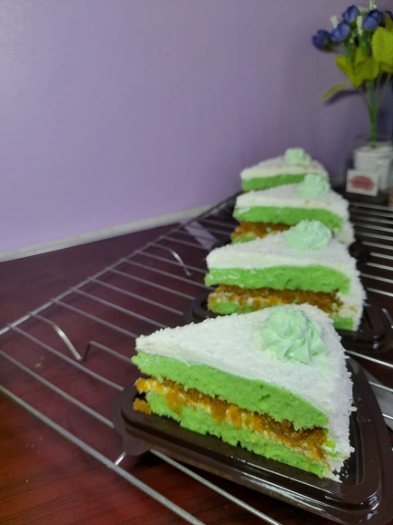 Klepon Cake Slice