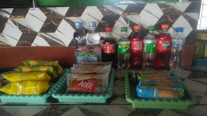 makanan dan minuman warung kopi