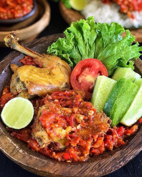 Ayam Guyu