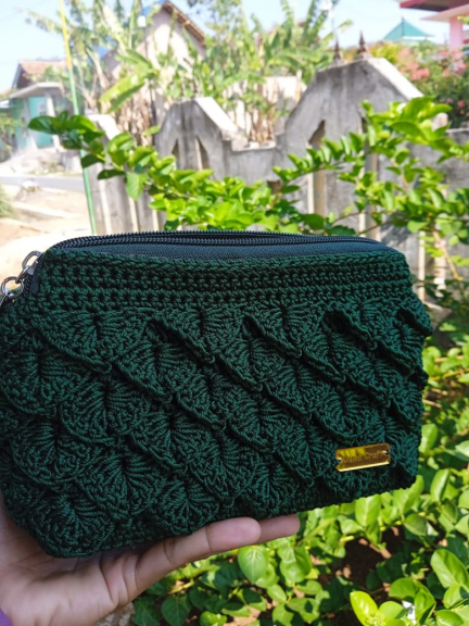 Pouch rajut