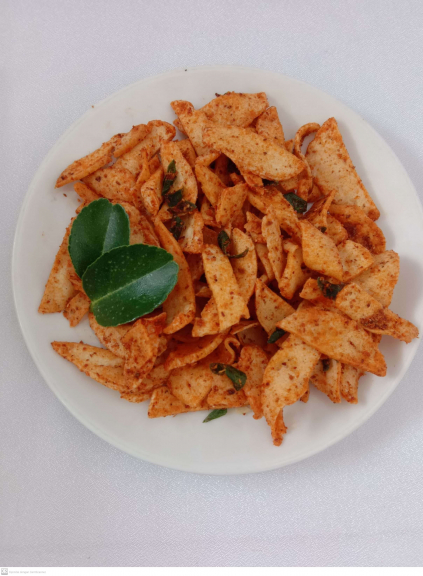 Kripik bakso pedas daun jeruk