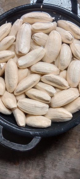 Kripik pisang karamel wijen Louisa jaya 