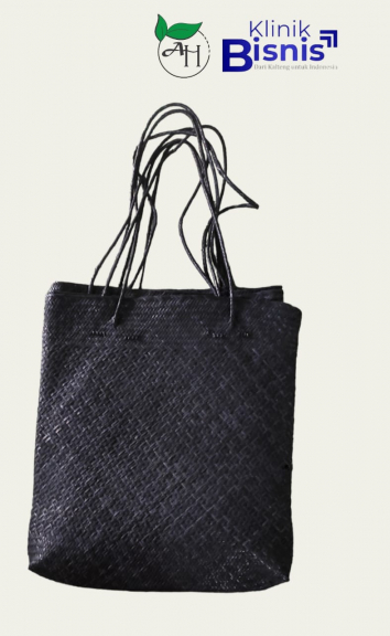 Tas Map Anyaman Rotan