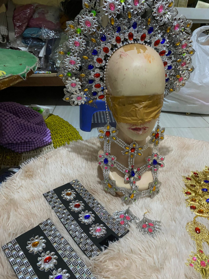 Accesories Adat dan Beaded Bag