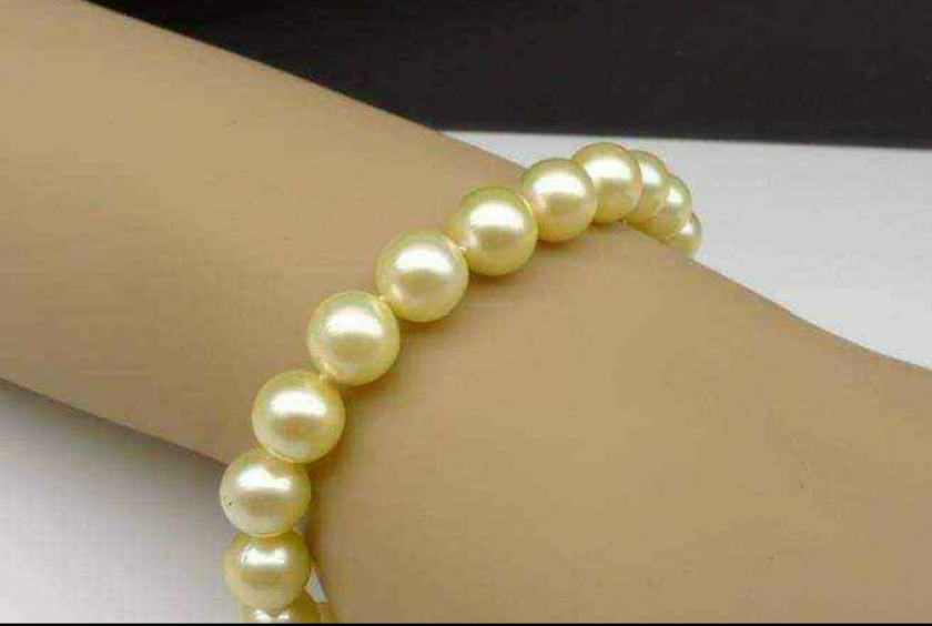 Gelang mutiara laut