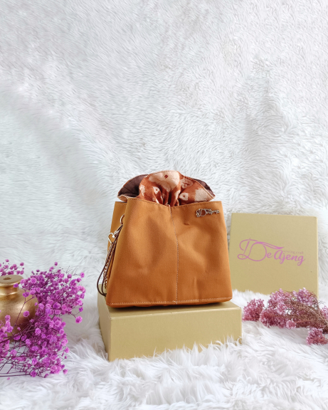 Kawai bag cokelat