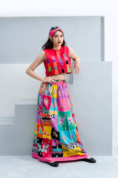 Adiwarna Crop Top Maxi Skirt Batik Tulis motif Lampung bahan Katun fit to L