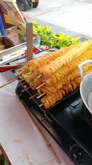 Long potato, curly fries, potato twister