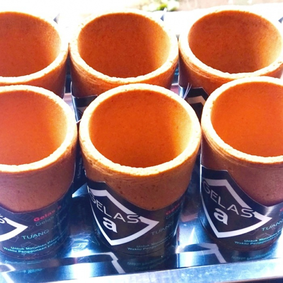 Gelas yang bisa dimakan ( edible cup ) - Gelas a