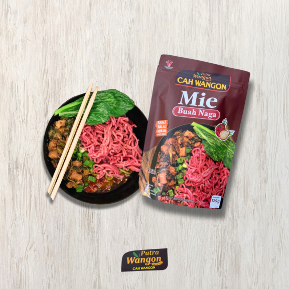 Cemilan Akar Kelapa wijen, Mie Ayam Buah Naga dan Daun Sosin,Tahu Walik, kue Kering Nastar,Keju,Salju,Kacang