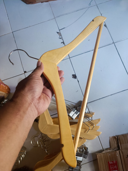Hanger kayu palangan