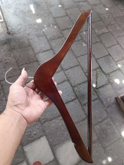 Hanger kayu palangan