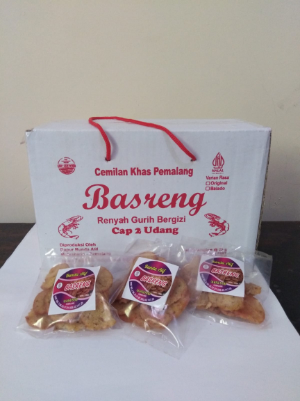 Krupuk sari ikan dan basreng