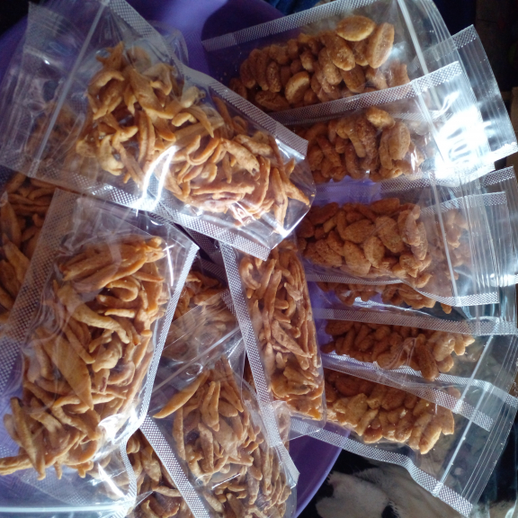 Bolu, kue kering, Snack