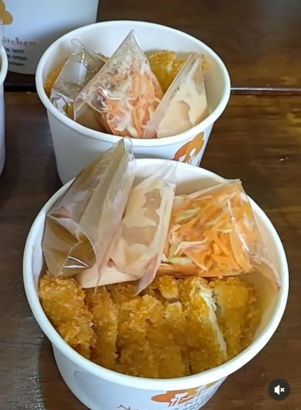 Rice Bowl Chicken Katsu dan Cumi Cabai Ijo