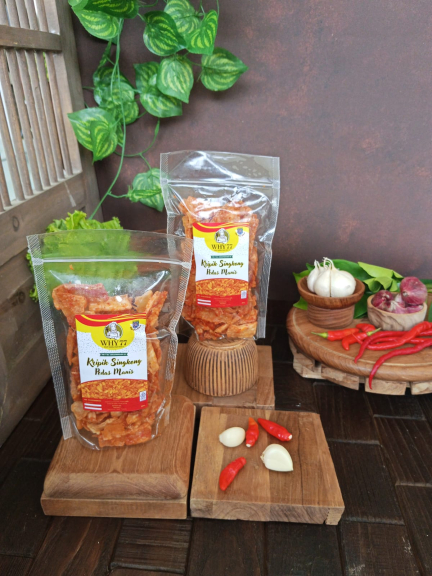 Kripik bawang daun jeruk dan kripik singkong pedes manis