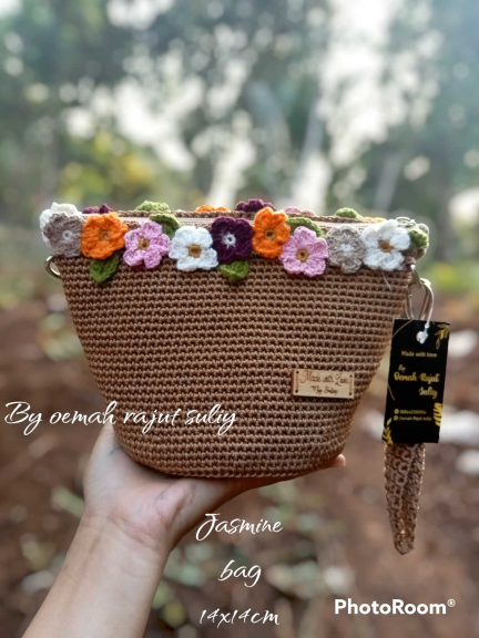 pouch rajut bunga 