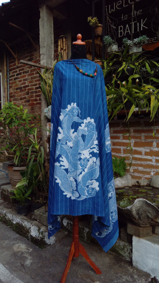 KAIN BATIK WARNA ALAM MOTIF ARWANA DAN KOI