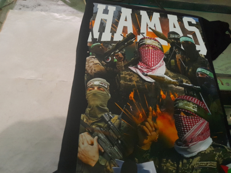 Kaos dengan desain eksklusif