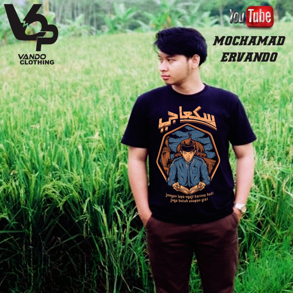 Kaos dengan desain eksklusif